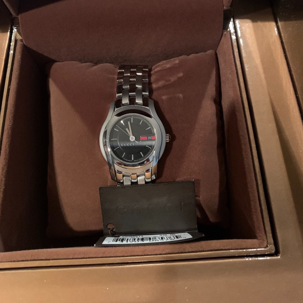 (NWT) Gucci Women's 5500 Series Black Dial Watch